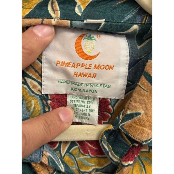 Pineapple Moon Men’s Hawaiian Shirt Medium Rayon Vintage 1077 - Picture 3 of 8